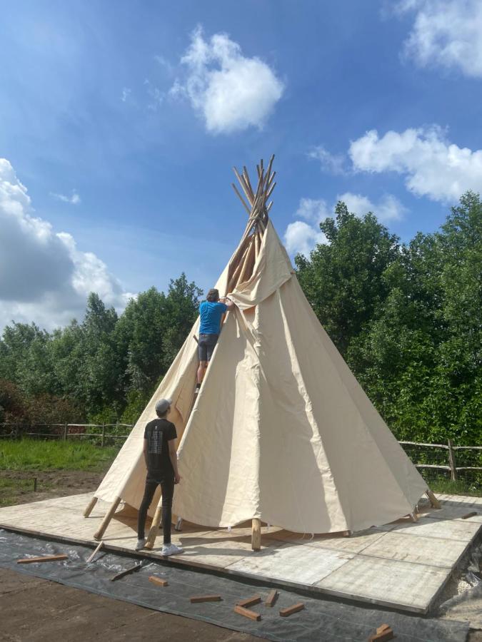 Comfort Tipi Marie, Tipi Bo Deluxe & Tent Nicolai - 'Glamping In Stijl' Lembeke Exterior photo