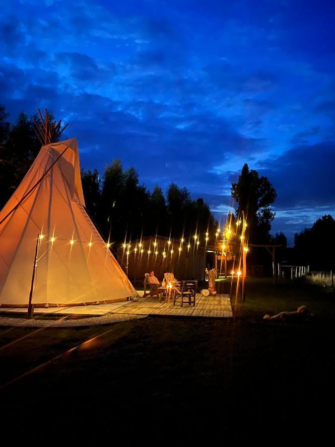 Comfort Tipi Marie, Tipi Bo Deluxe & Tent Nicolai - 'Glamping In Stijl' Lembeke Exterior photo