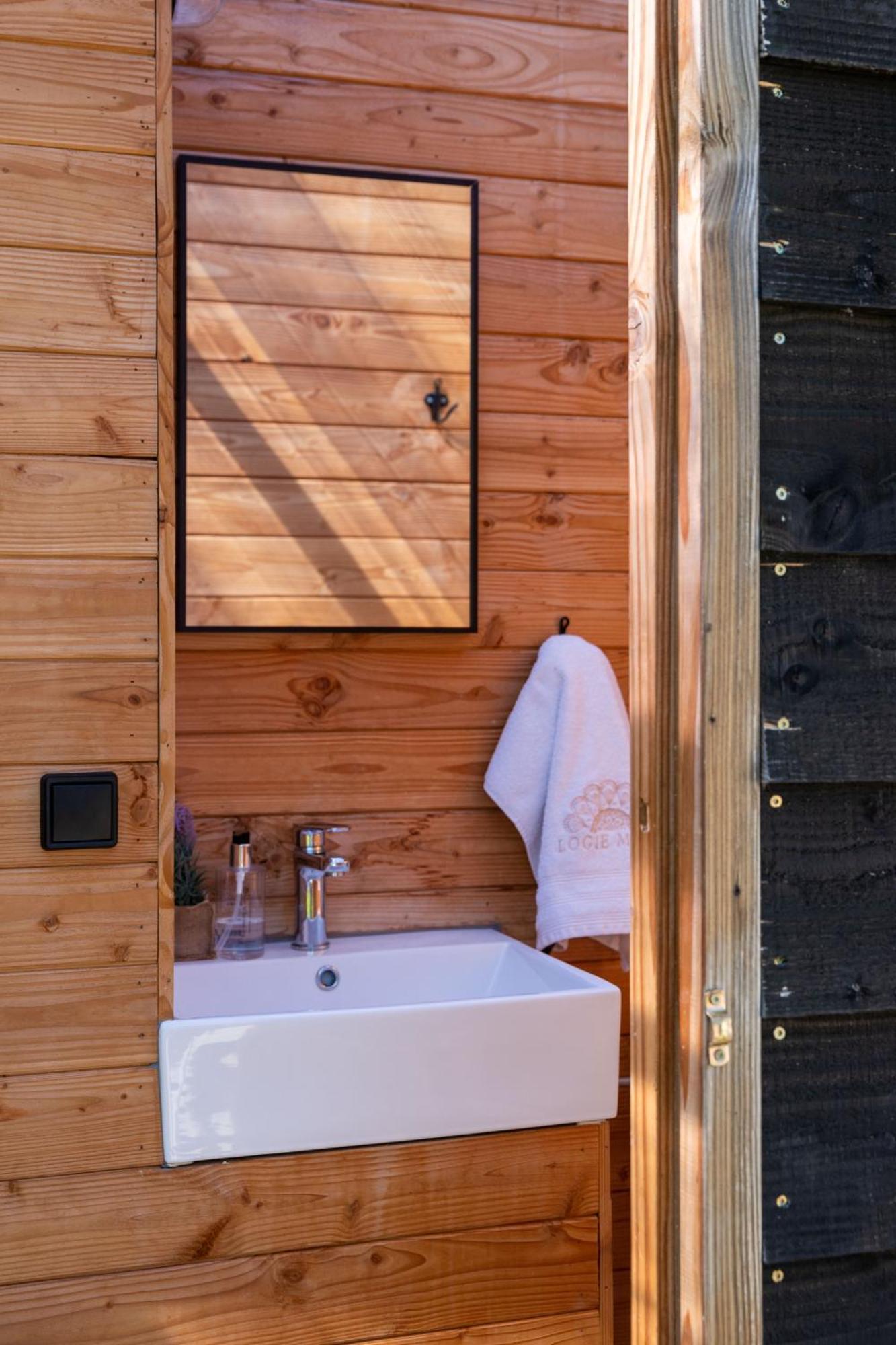 Comfort Tipi Marie, Tipi Bo Deluxe & Tent Nicolai - 'Glamping In Stijl' Lembeke Exterior photo