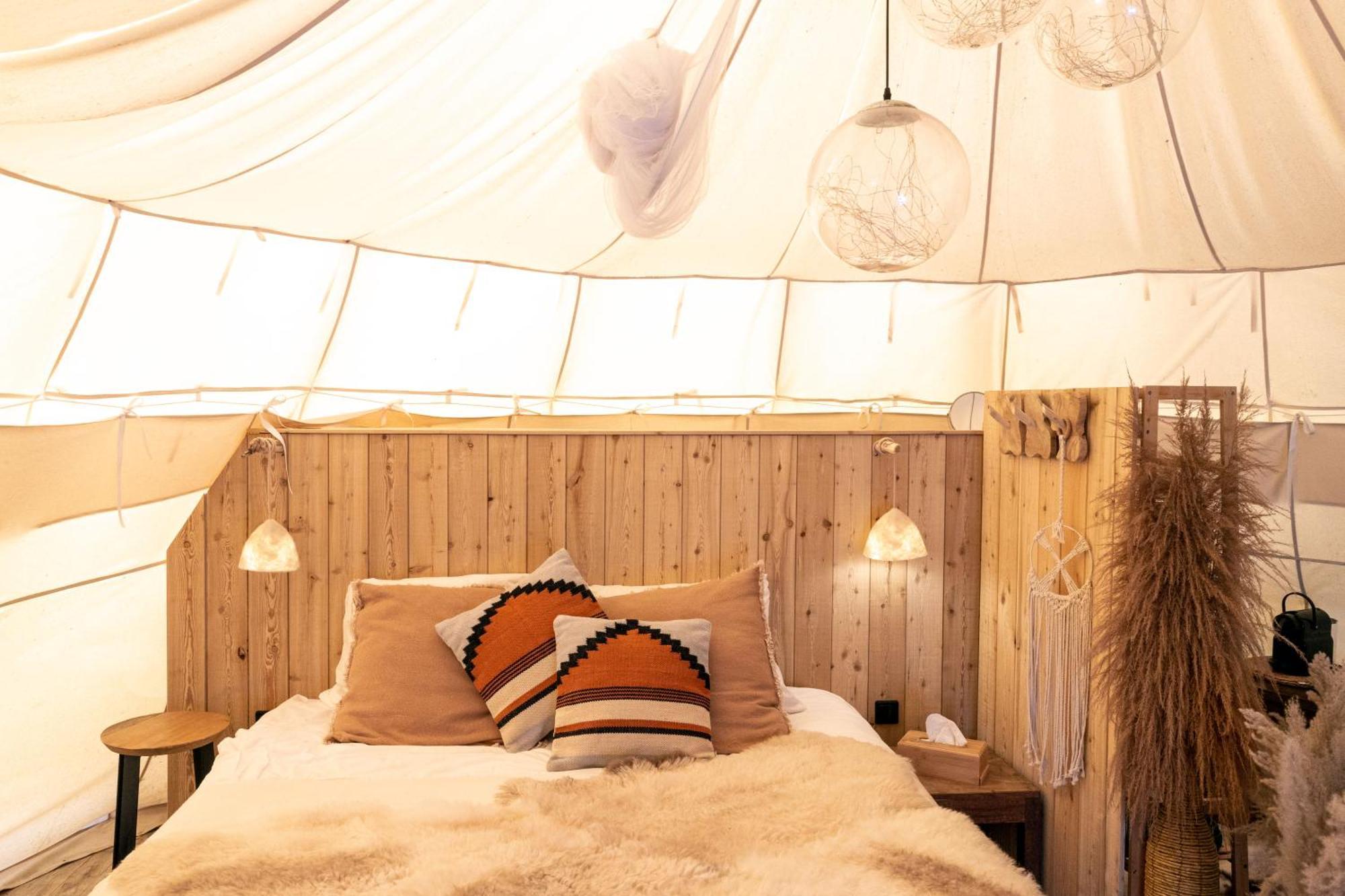 Comfort Tipi Marie, Tipi Bo Deluxe & Tent Nicolai - 'Glamping In Stijl' Lembeke Exterior photo