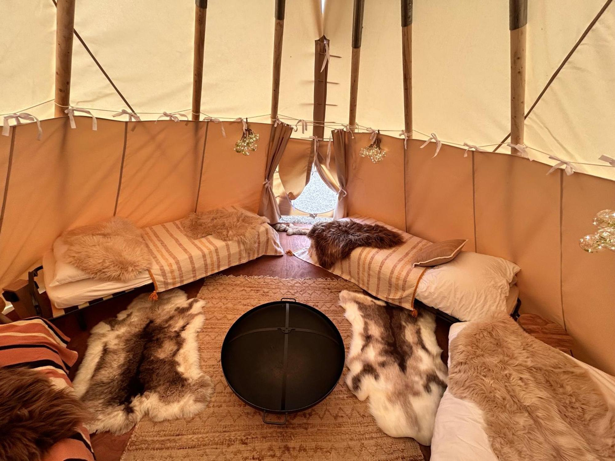 Comfort Tipi Marie, Tipi Bo Deluxe & Tent Nicolai - 'Glamping In Stijl' Lembeke Exterior photo