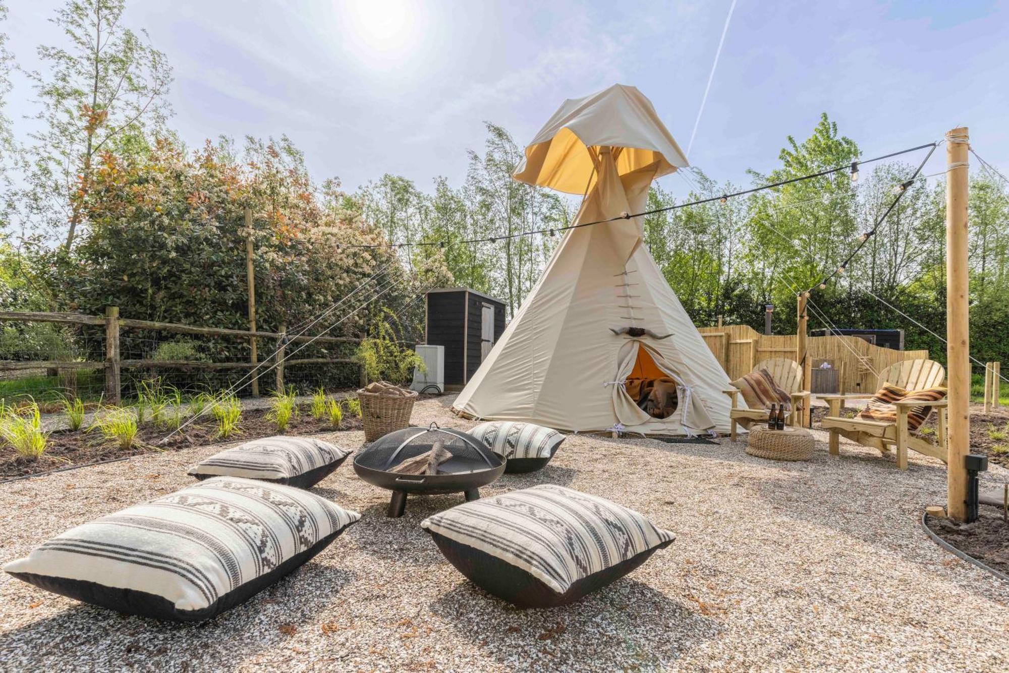 Comfort Tipi Marie, Tipi Bo Deluxe & Tent Nicolai - 'Glamping In Stijl' Lembeke Exterior photo
