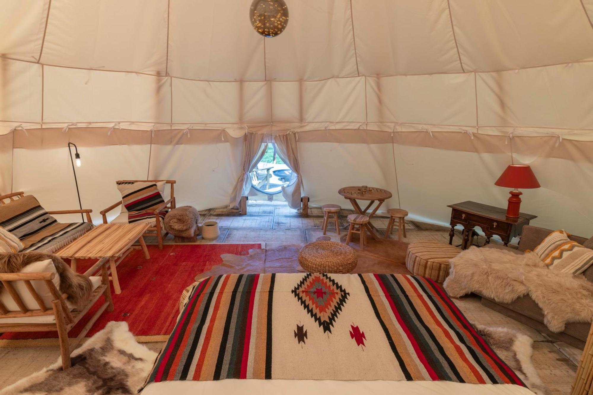 Comfort Tipi Marie, Tipi Bo Deluxe & Tent Nicolai - 'Glamping In Stijl' Lembeke Exterior photo